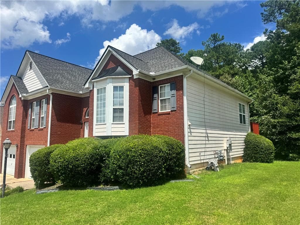 5 bedroom, 3 bathroom, 2,572 sq ft single family residence for rent at 3510 Palmer Lake Point, Douglasville, GA 30135 for $2,500 a month — photo 6