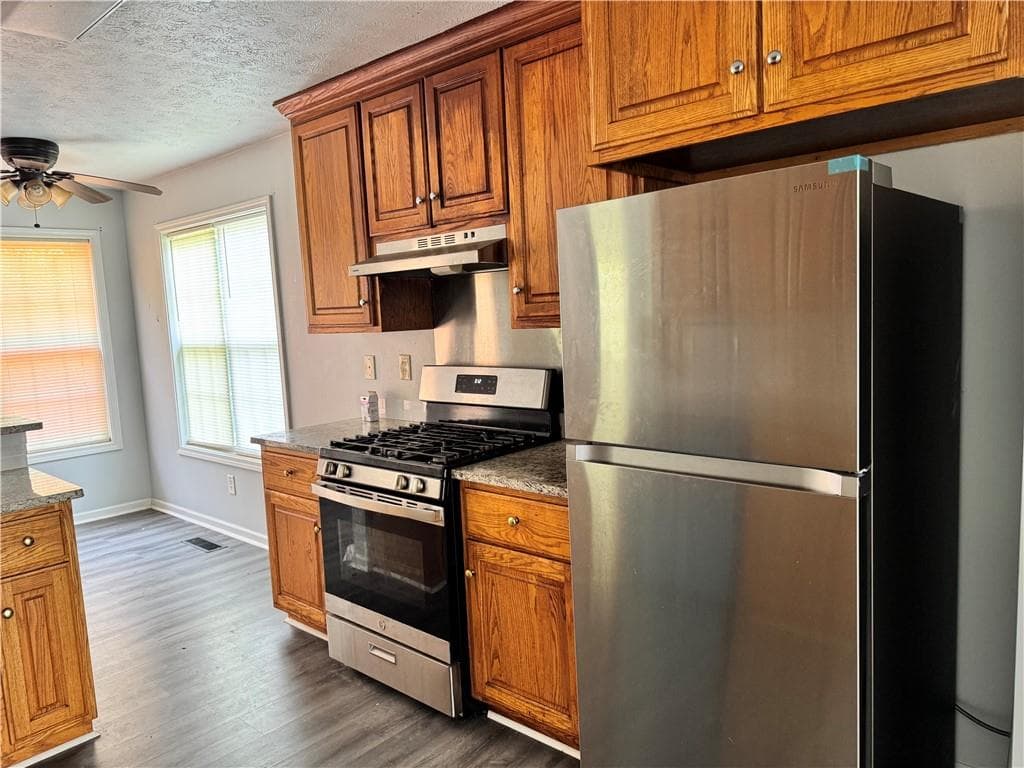 5 bedroom, 3 bathroom, 2,572 sq ft single family residence for rent at 3510 Palmer Lake Point, Douglasville, GA 30135 for $2,500 a month — photo 10