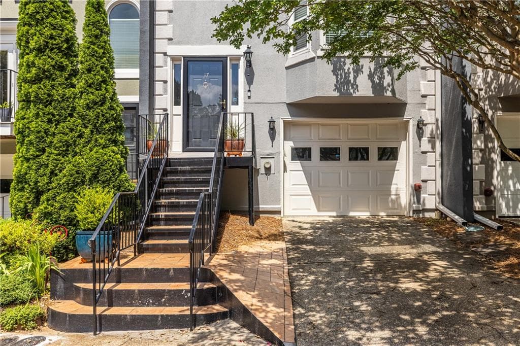 3 bedroom, 4 bathroom, 2,190 sq ft townhouse for sale at 37 Sycamore Station, Decatur, GA 30030 — photo 2