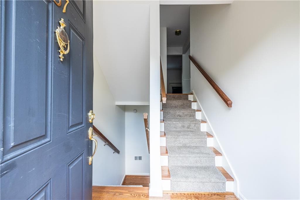 3 bedroom, 4 bathroom, 2,190 sq ft townhouse for sale at 37 Sycamore Station, Decatur, GA 30030 — photo 3