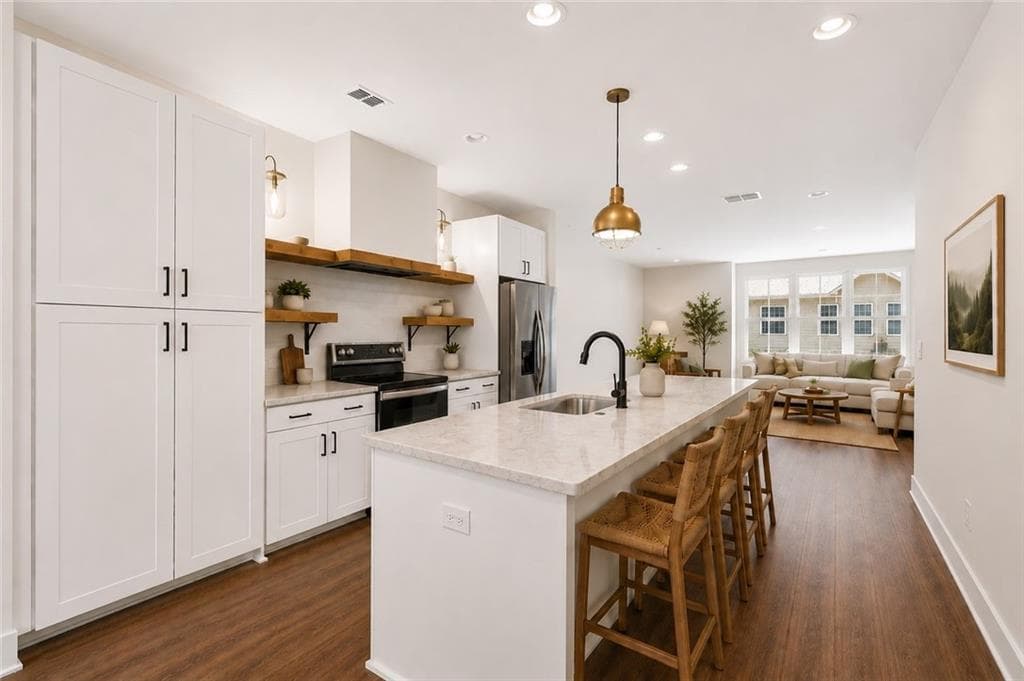 3 bedroom, 3 bathroom, 2,388 sq ft townhouse for sale at 24 Becker Place, Atlanta, GA 30307 — photo 4