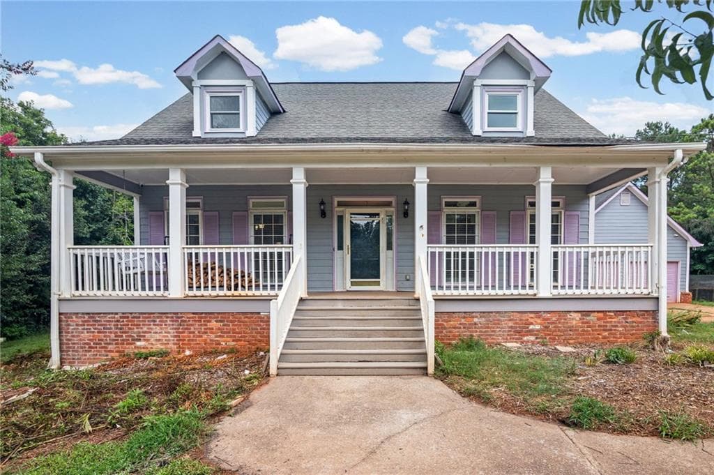 5 bedroom, 5 bathroom, 3,477 sq ft single family residence for sale at 574 Antioch Road, Fayetteville, GA 30215 — photo 1 of 52