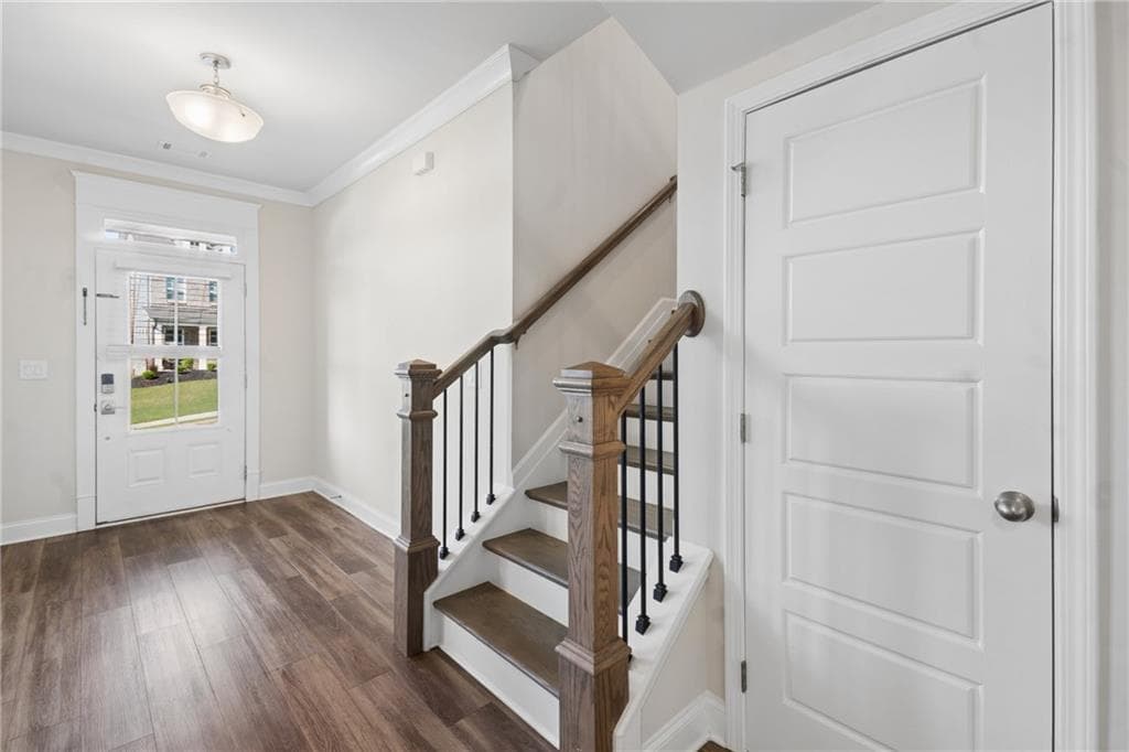 5 bedroom, 4 bathroom, 3,173 sq ft single family residence under contract at 1581 Branthaven Lane, Auburn, GA 30011 — photo 6