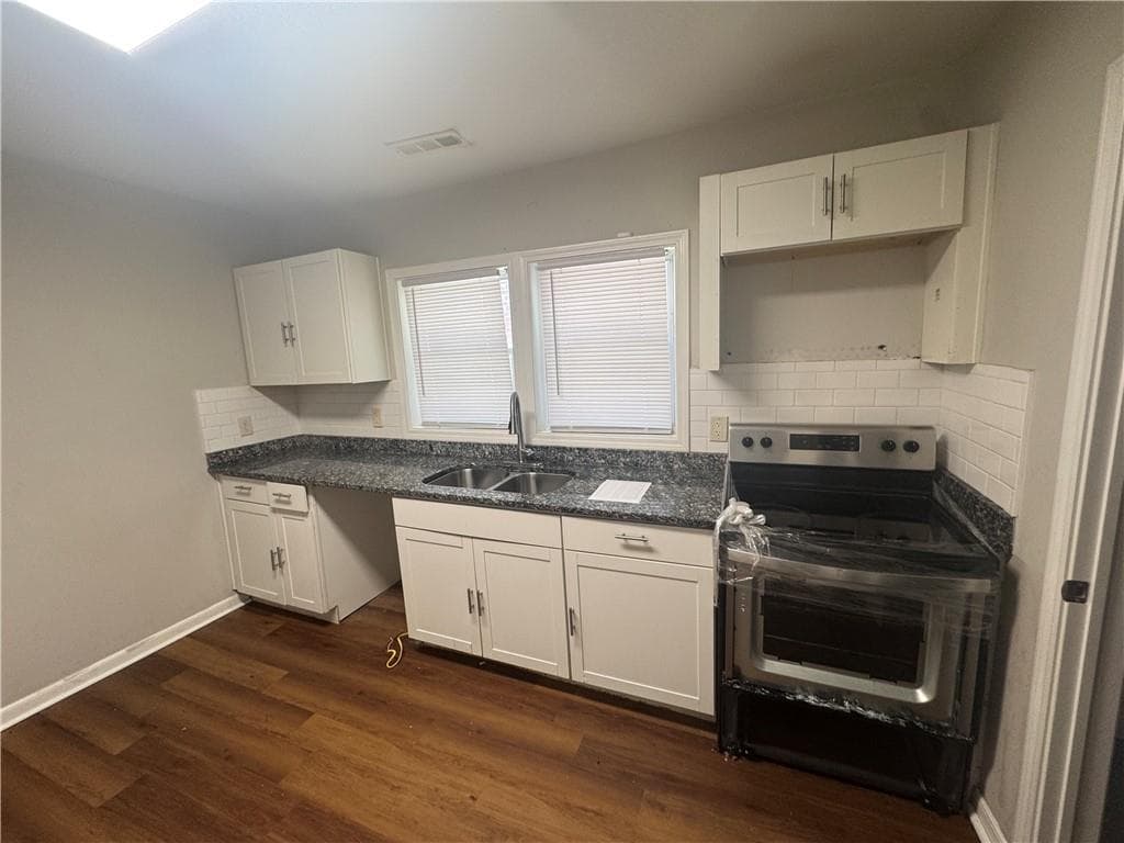 5 bedroom, 2 bathroom, 1,488 sq ft single family residence under contract at 1030 Westmoor Drive, Atlanta, GA 30314 — photo 7