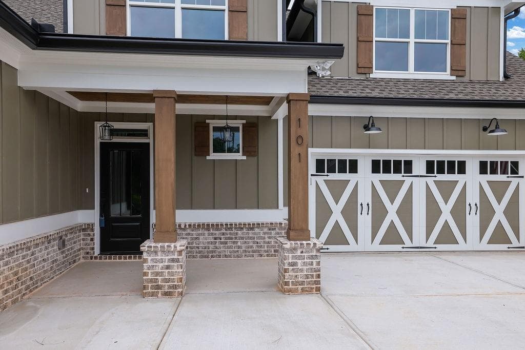 4 bedroom, 3 bathroom, 2,401 sq ft single family residence for sale at 101 Alaina Road, Canton, GA 30115 — photo 3