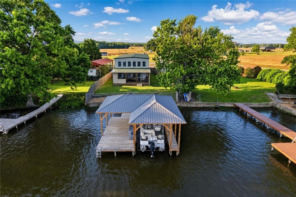 3 bedroom, 2 bathroom, 1,600 sq ft single family residence under contract at 165 County Road 783, Centre, AL 35960