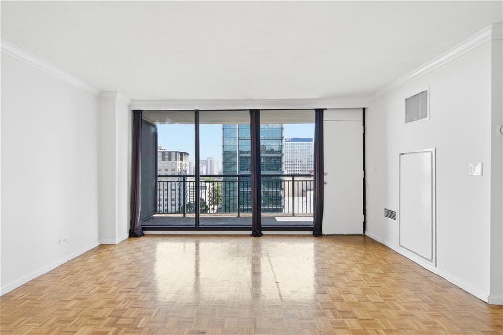1 bedroom, 1 bathroom, 786 sq ft condominium for sale at 620 Peachtree Street 1607, Atlanta, GA 30308 — photo 8