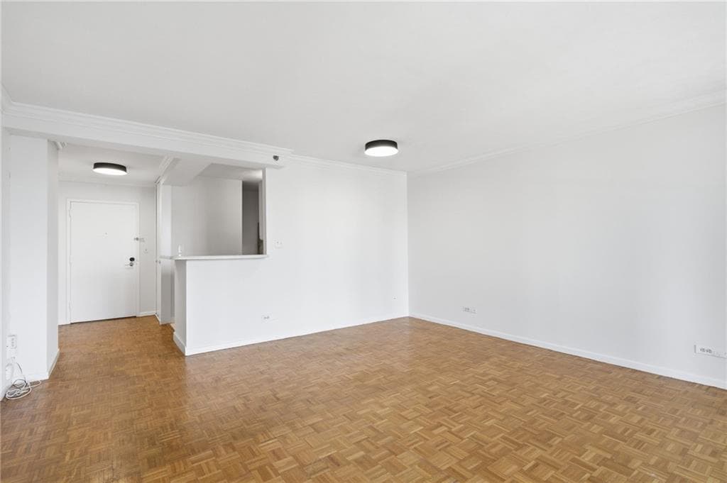 1 bedroom, 1 bathroom, 786 sq ft condominium for sale at 620 Peachtree Street 1607, Atlanta, GA 30308 — photo 10