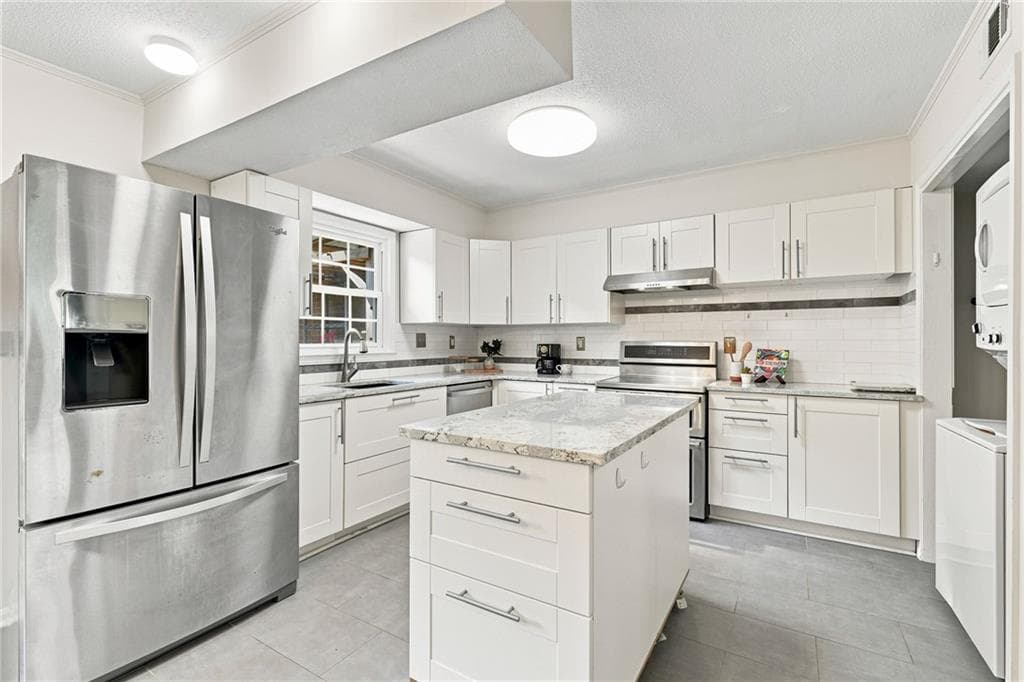 3 bedroom, 3 bathroom, 1,452 sq ft townhouse for sale at 1111 Scott Boulevard, Decatur, GA 30030 — photo 3
