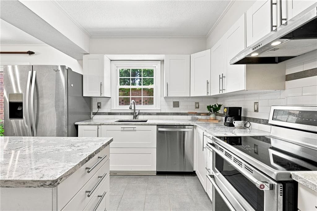 3 bedroom, 3 bathroom, 1,452 sq ft townhouse for sale at 1111 Scott Boulevard, Decatur, GA 30030 — photo 8