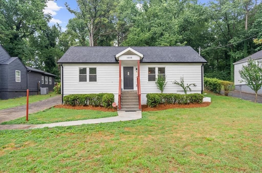 3 bedroom, 3 bathroom, 1,488 sq ft single family residence for sale at 1688 Hadlock Street, Atlanta, GA 30311 — photo 2