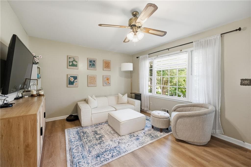 3 bedroom, 2 bathroom, 1,335 sq ft single family residence under contract at 6803 Queen Mill Road, Mableton, GA 30126 — photo 3