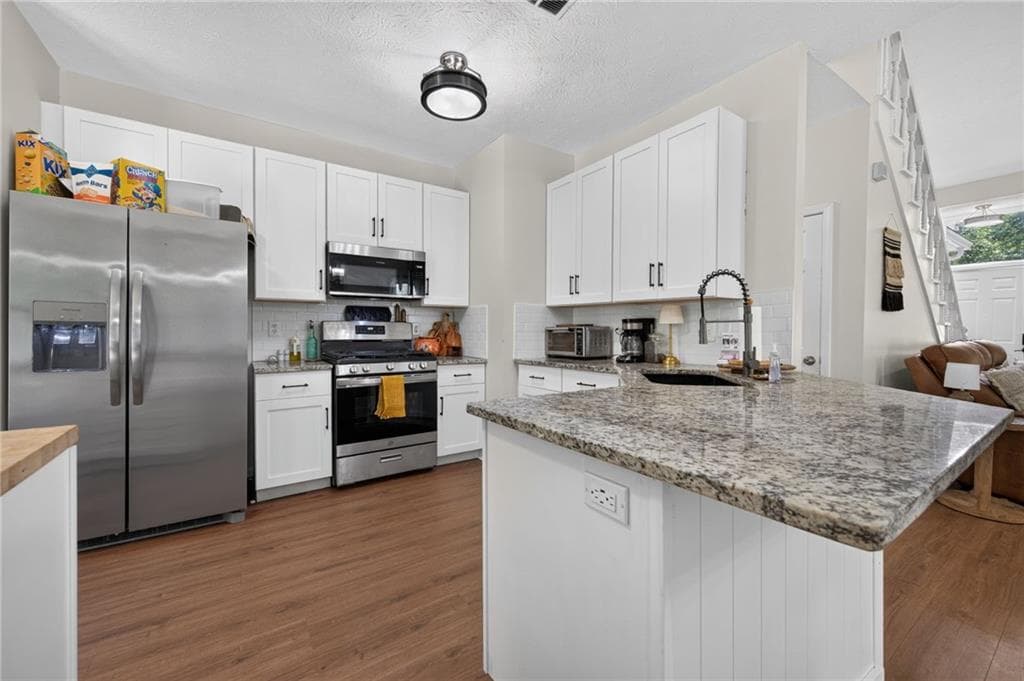4 bedroom, 3 bathroom, 1,713 sq ft single family residence for sale at 3132 Cling Stone Place, Powder Springs, GA 30127 — photo 2