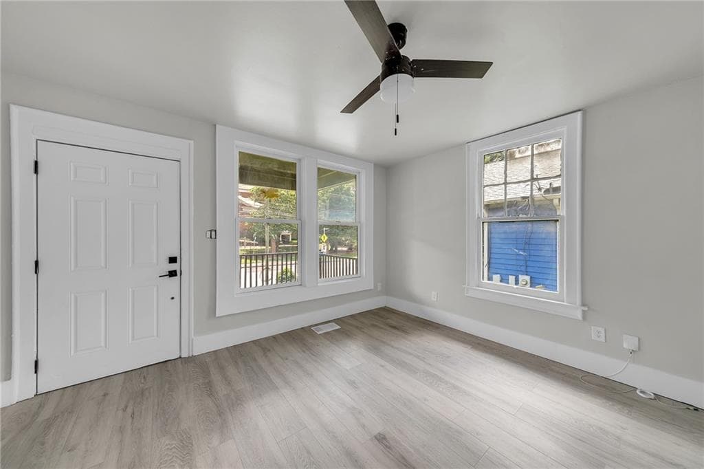 3 bedroom, 2 bathroom, 1,372 sq ft single family residence for sale at 1053 Metropolitan Parkway, Atlanta, GA 30310 — photo 2