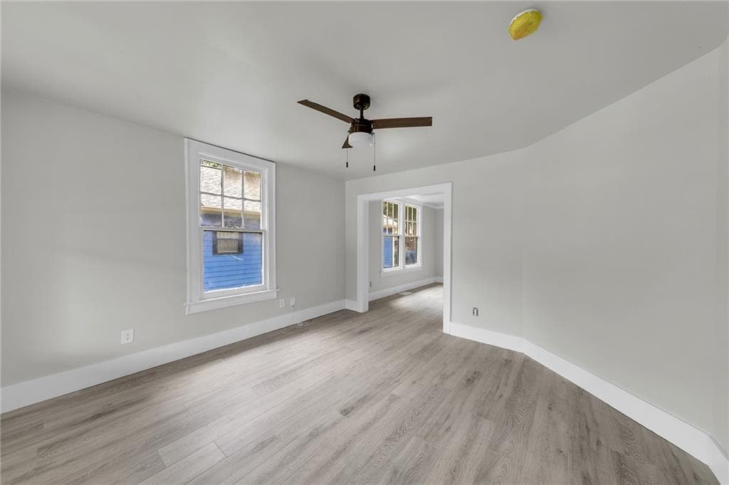 3 bedroom, 2 bathroom, 1,372 sq ft single family residence for sale at 1053 Metropolitan Parkway, Atlanta, GA 30310 — photo 3