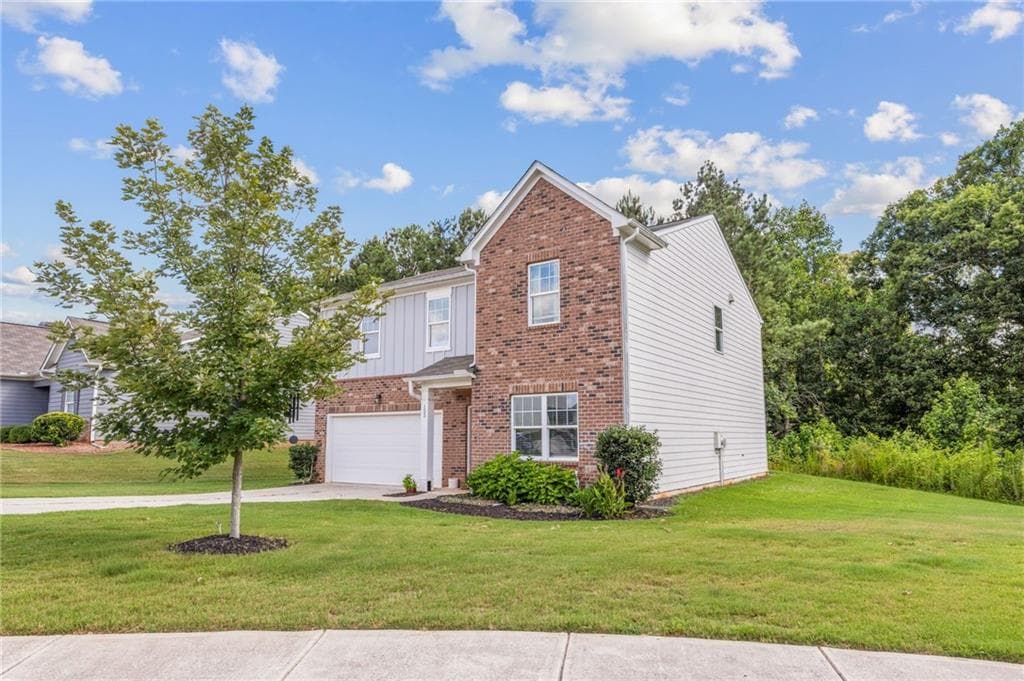 4 bedroom, 3 bathroom, 2,479 sq ft single family residence for sale at 155 Cherohala Court, Covington, GA 30016 — photo 2