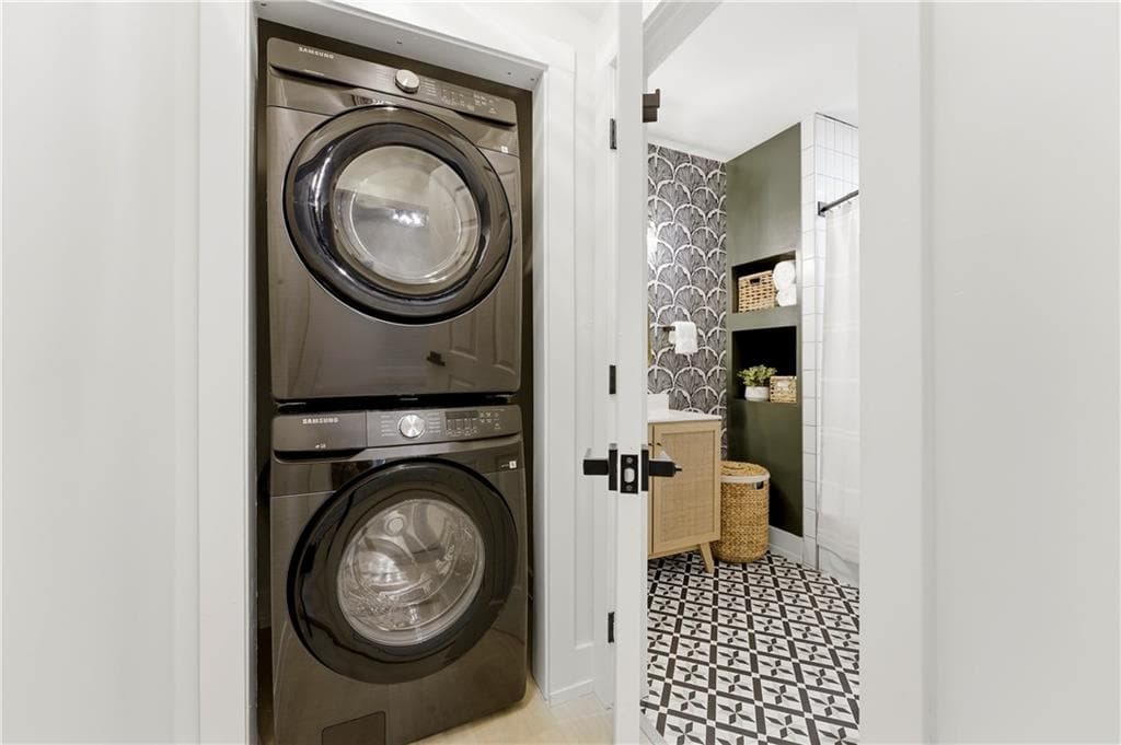 3 bedroom, 2 bathroom, 1,256 sq ft single family residence for sale at 674 Jett Street, Atlanta, GA 30318 — photo 8