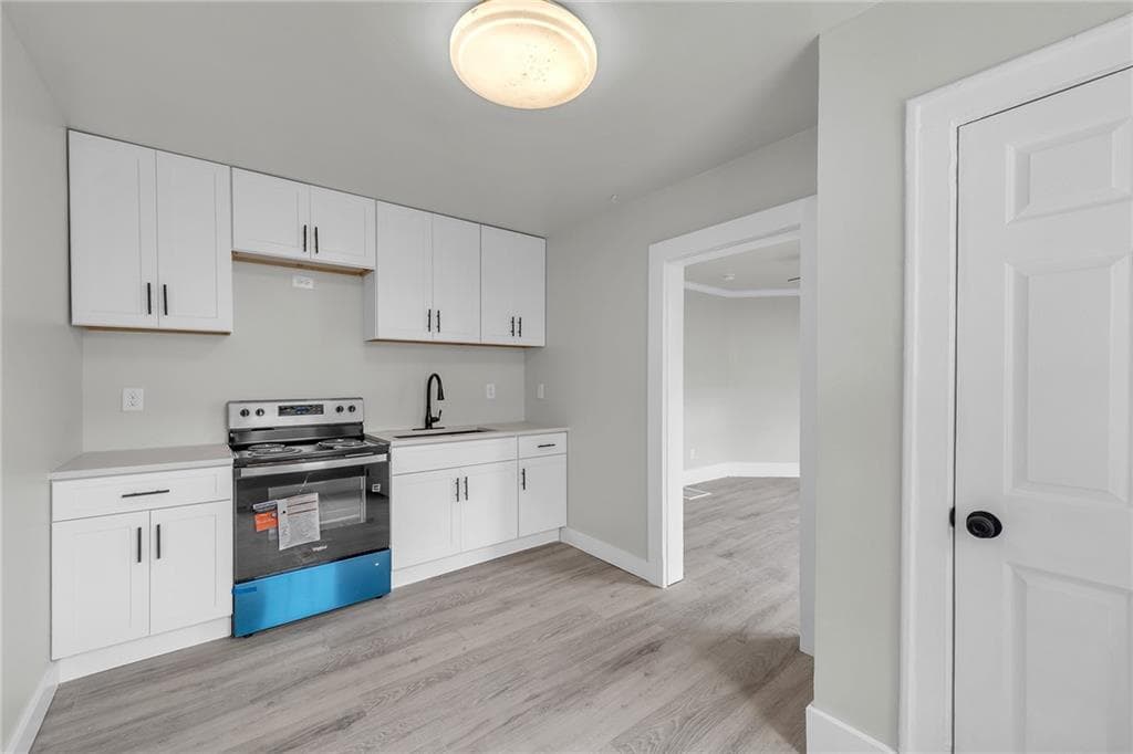 3 bedroom, 2 bathroom, 1,372 sq ft single family residence for sale at 1053 Metropolitan Parkway, Atlanta, GA 30310 — photo 10