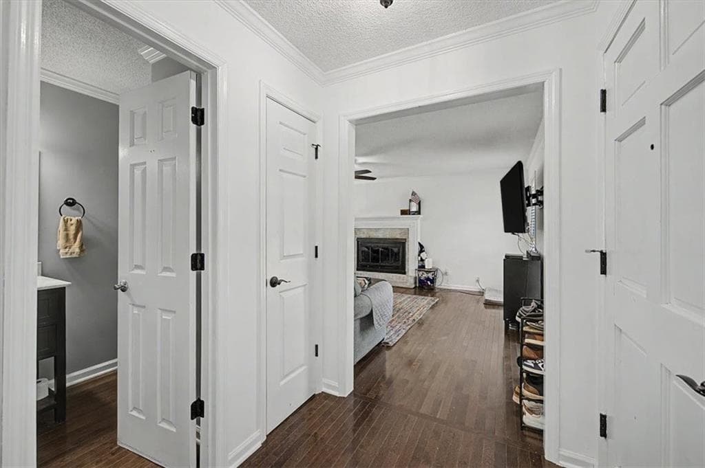 3 bedroom, 3 bathroom, 2,066 sq ft single family residence for sale at 4111 Falcon Shores Court, Acworth, GA 30101 — photo 8