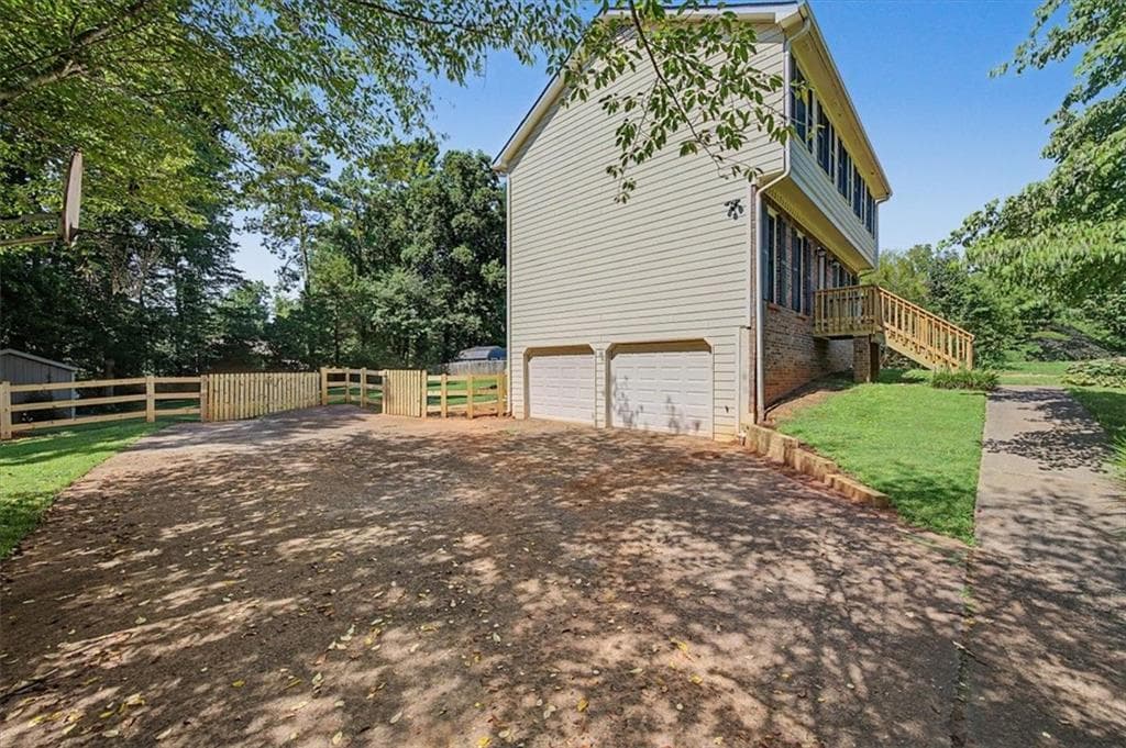 3 bedroom, 3 bathroom, 2,066 sq ft single family residence for sale at 4111 Falcon Shores Court, Acworth, GA 30101 — photo 5