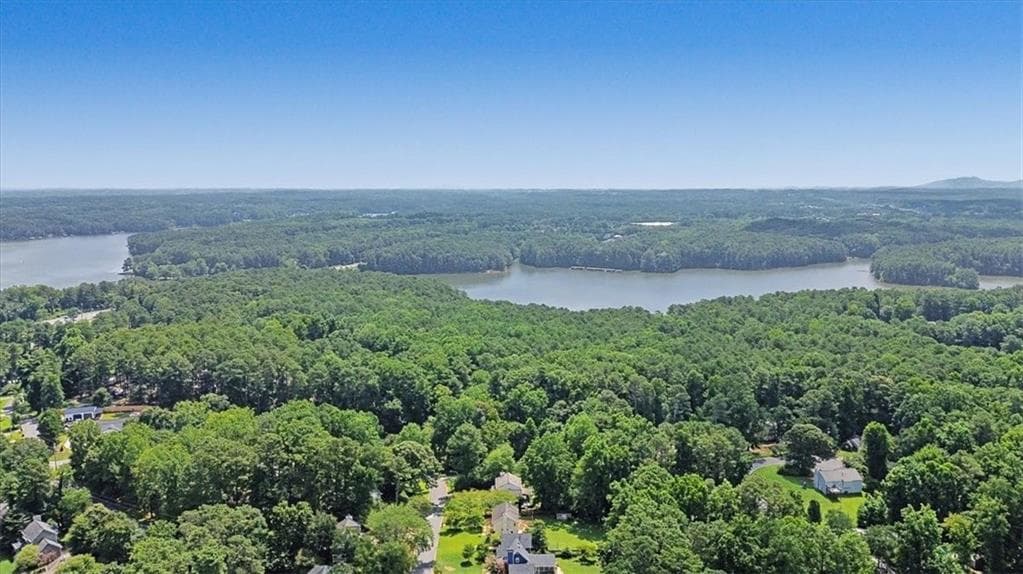 3 bedroom, 3 bathroom, 2,066 sq ft single family residence for sale at 4111 Falcon Shores Court, Acworth, GA 30101 — photo 6