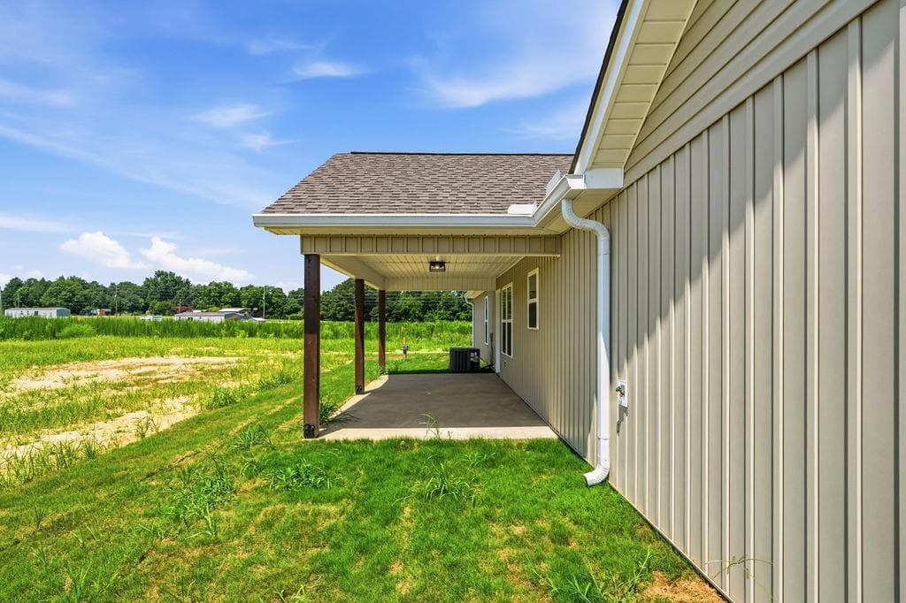 3 bedroom, 2 bathroom, 1,738 sq ft single family residence for sale at 1260 County Rd 118, Centre, AL 35960 — photo 2