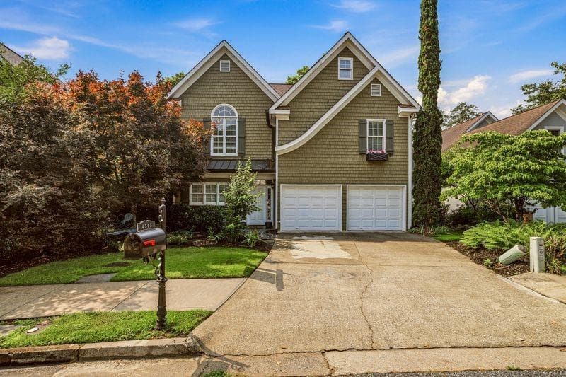 4 bedroom, 3 bathroom, 2,372 sq ft single family residence for rent at 4565 Windsor Park Place, Atlanta, GA 30342 for $4,400 a month — photo 1 of 31