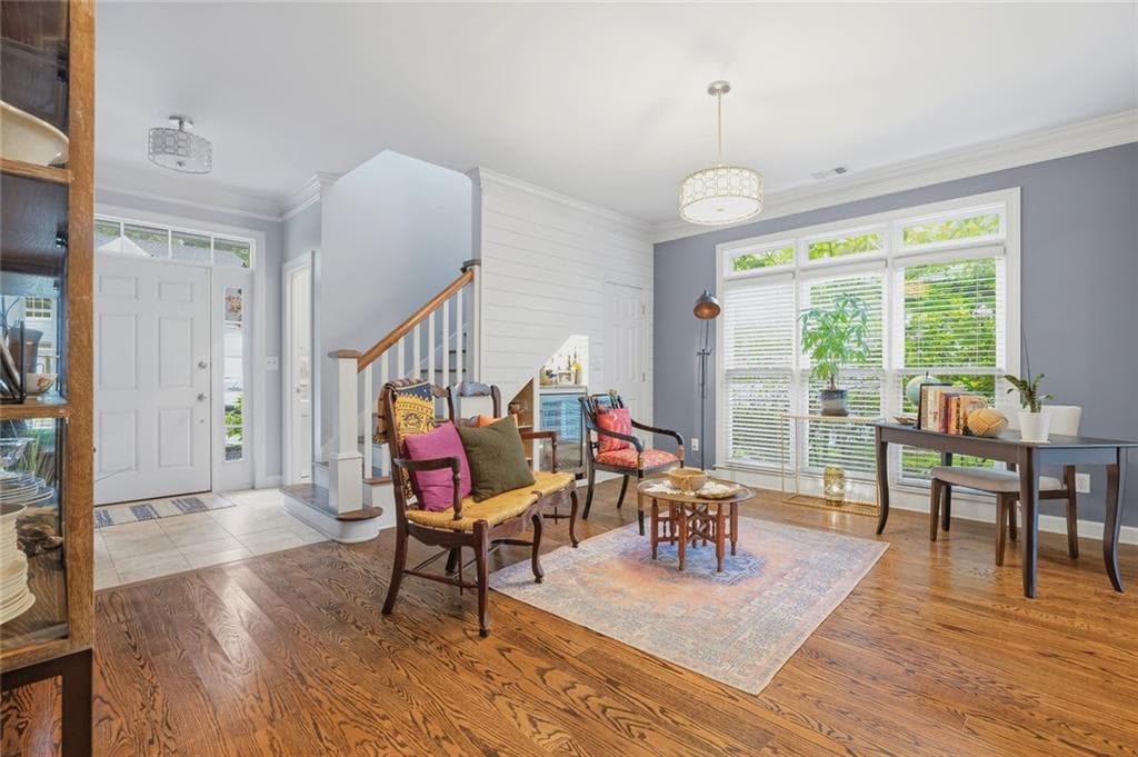 4 bedroom, 3 bathroom, 2,372 sq ft single family residence for rent at 4565 Windsor Park Place, Atlanta, GA 30342 for $4,400 a month — photo 3