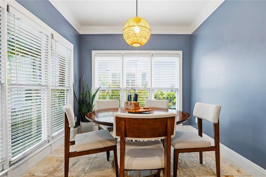 4 bedroom, 3 bathroom, 2,372 sq ft single family residence for rent at 4565 Windsor Park Place, Atlanta, GA 30342 for $4,400 a month — photo 7