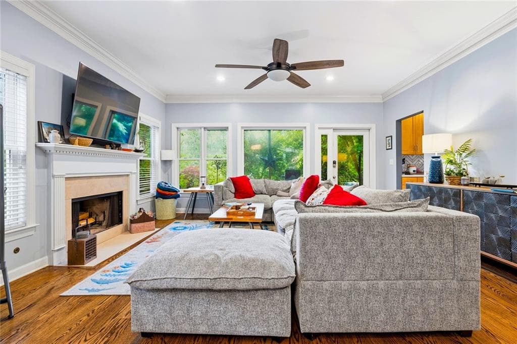 4 bedroom, 3 bathroom, 2,372 sq ft single family residence for rent at 4565 Windsor Park Place, Atlanta, GA 30342 for $4,400 a month — photo 9