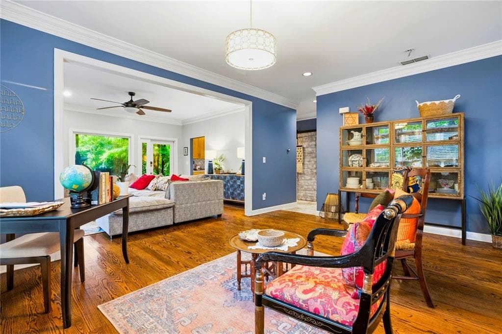 4 bedroom, 3 bathroom, 2,372 sq ft single family residence for rent at 4565 Windsor Park Place, Atlanta, GA 30342 for $4,400 a month — photo 10