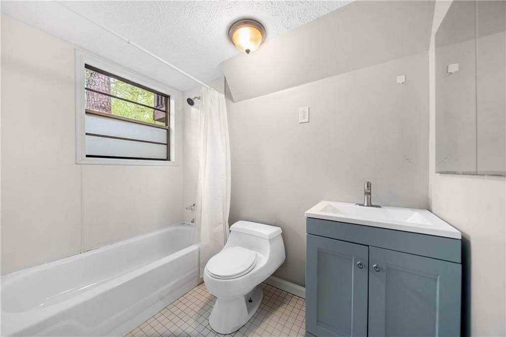 4 bedroom, 3 bathroom, 1,920 sq ft single family residence for sale at 5121 Heather Road, Smyrna, GA 30082 — photo 9