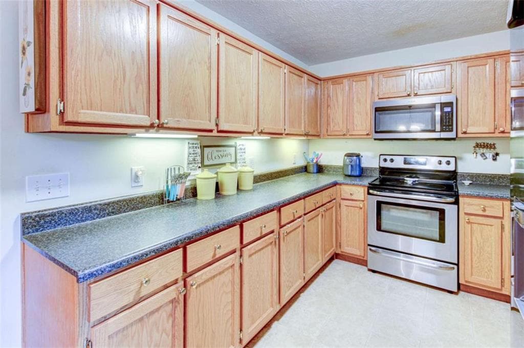 2 bedroom, 2 bathroom, 1,276 sq ft single family residence for sale at 840 Folds Road, Carrollton, GA 30116 — photo 3