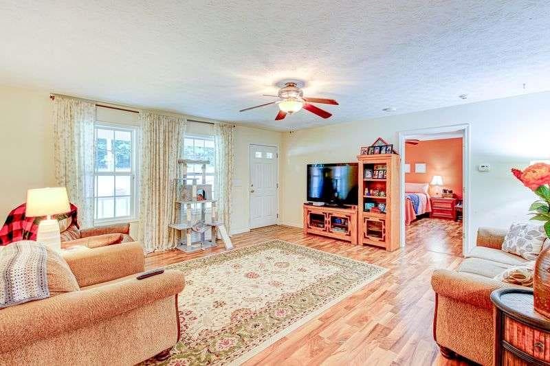 2 bedroom, 2 bathroom, 1,276 sq ft single family residence for sale at 840 Folds Road, Carrollton, GA 30116 — photo 9
