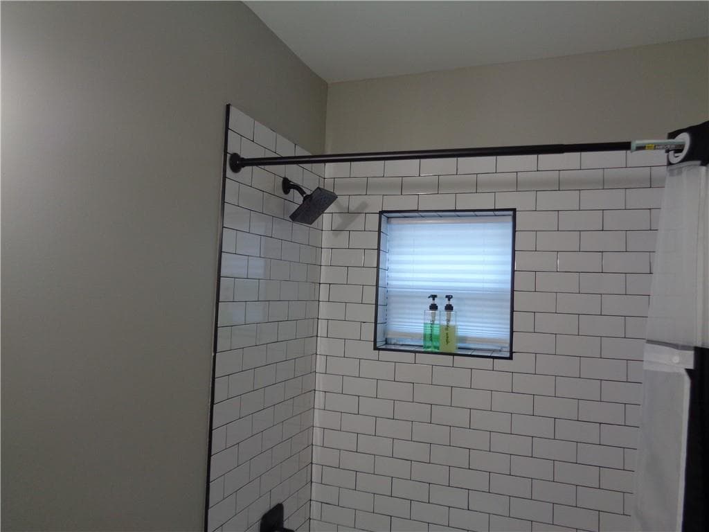 2 bedroom, 2 bathroom, 885 sq ft single family residence for sale at 1060 Garibaldi Street, Atlanta, GA 30310 — photo 8