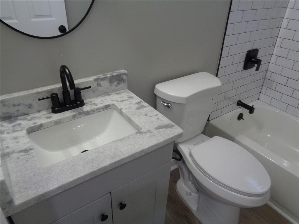 2 bedroom, 2 bathroom, 885 sq ft single family residence for sale at 1060 Garibaldi Street, Atlanta, GA 30310 — photo 9