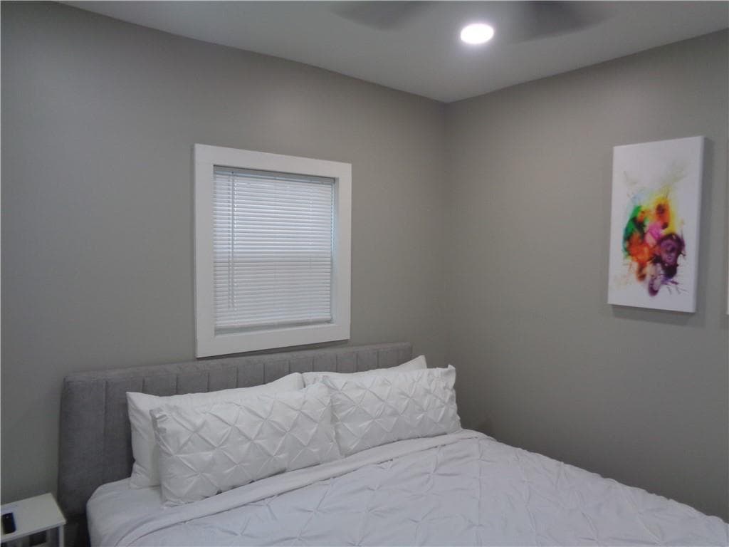 2 bedroom, 2 bathroom, 885 sq ft single family residence for sale at 1060 Garibaldi Street, Atlanta, GA 30310 — photo 10
