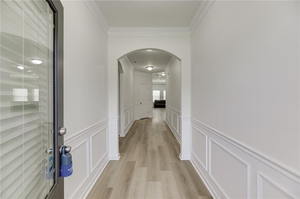 3 bedroom, 2 bathroom, 1,822 sq ft single family residence under contract at 381 Eagles Bluff Way, Hoschton, GA 30548 — photo 4