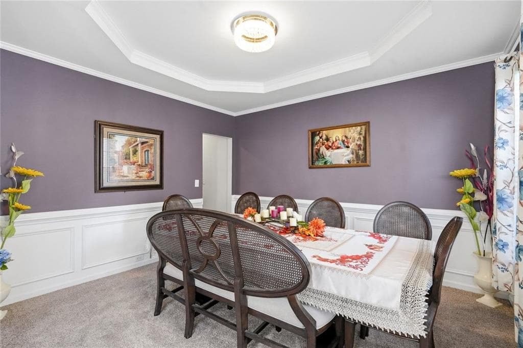 6 bedroom, 3 bathroom, 3,246 sq ft single family residence under contract at 1709 Maybell Trail, Lawrenceville, GA 30044 — photo 5