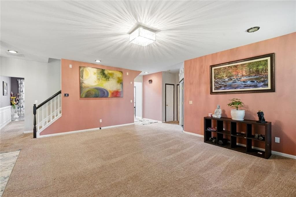 6 bedroom, 3 bathroom, 3,246 sq ft single family residence under contract at 1709 Maybell Trail, Lawrenceville, GA 30044 — photo 10