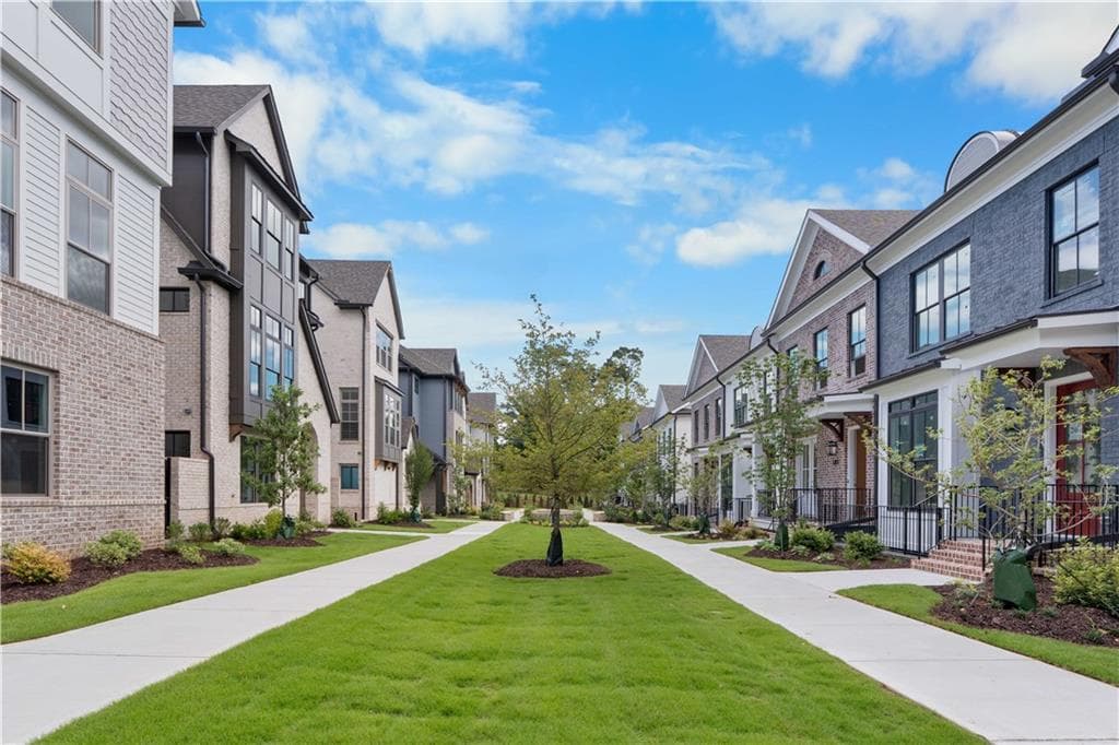 3 bedroom, 4 bathroom, 2,105 sq ft townhouse for sale at 3165 Paley Drive, Alpharetta, GA 30009 — photo 4