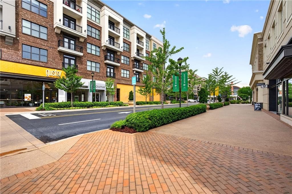 3 bedroom, 4 bathroom, 2,105 sq ft townhouse for sale at 3165 Paley Drive, Alpharetta, GA 30009 — photo 6