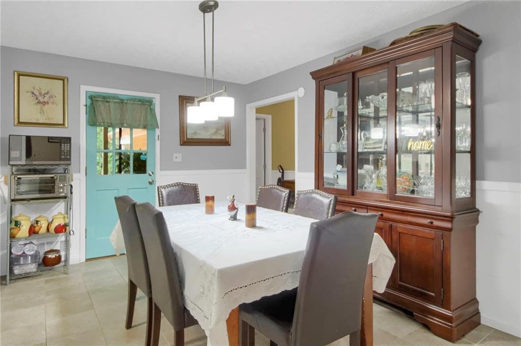 3 bedroom, 2 bathroom, 1,716 sq ft single family residence for sale at 112 Bridget Drive, Hampton, GA 30228 — photo 6