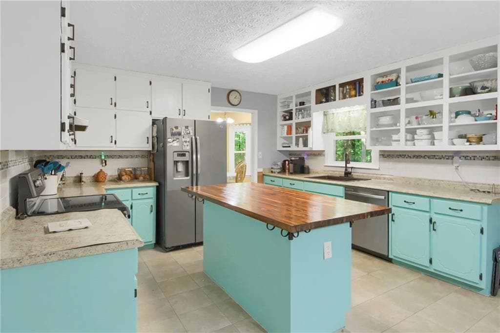 3 bedroom, 2 bathroom, 1,716 sq ft single family residence for sale at 112 Bridget Drive, Hampton, GA 30228 — photo 8