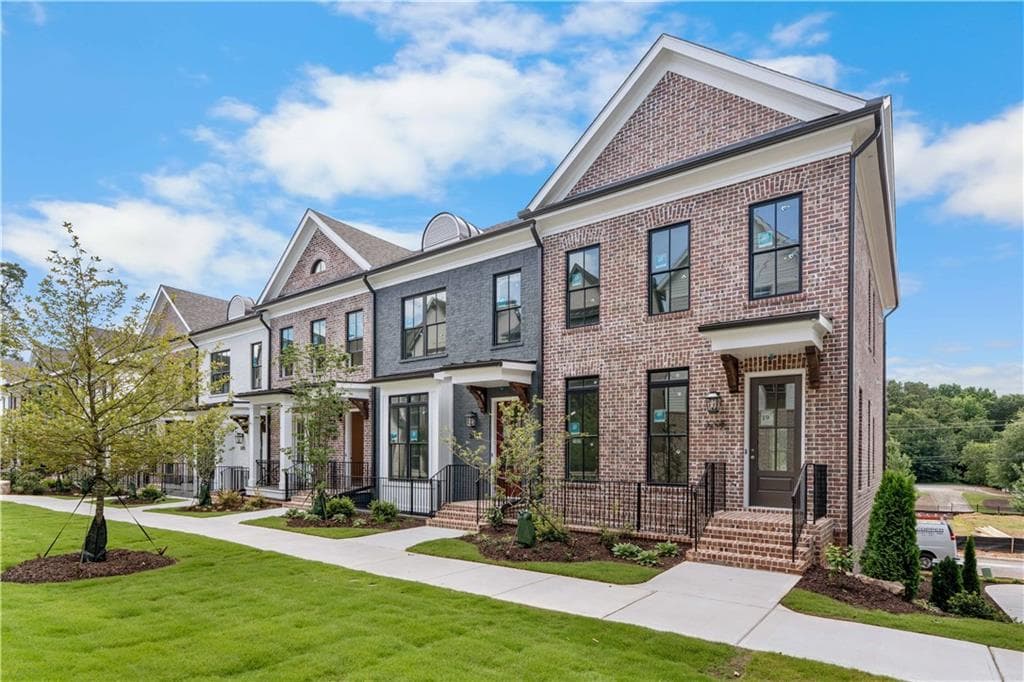 3 bedroom, 4 bathroom, 2,105 sq ft townhouse for sale at 3195 Paley Drive, Alpharetta, GA 30009