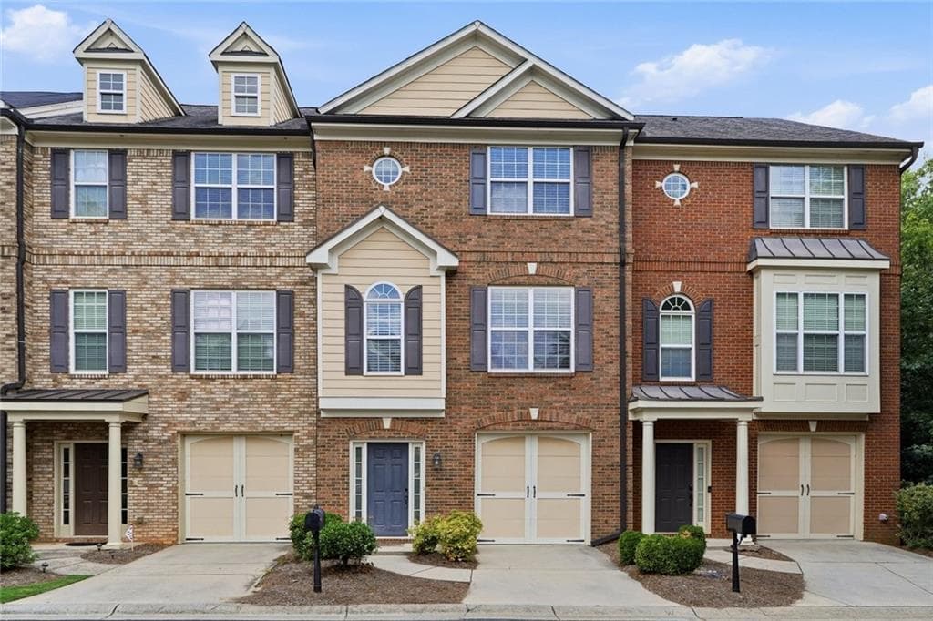 3 bedroom, 4 bathroom, 2,358 sq ft townhouse for rent at 1877 Appaloosa Run Trail, Buford, GA 30519 for $2,300 a month — photo 1 of 42