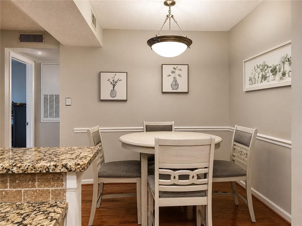 1 bedroom, 1 bathroom, 690 sq ft condominium under contract at 3075 Chastain Park Court, Atlanta, GA 30342 — photo 10