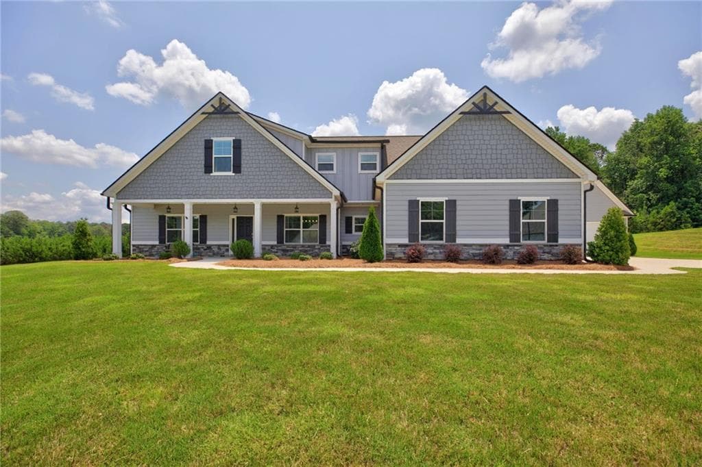 5 bedroom, 3 bathroom, 3,179 sq ft single family residence for sale at 48 Starr Place, Newnan, GA 30263 — photo 2