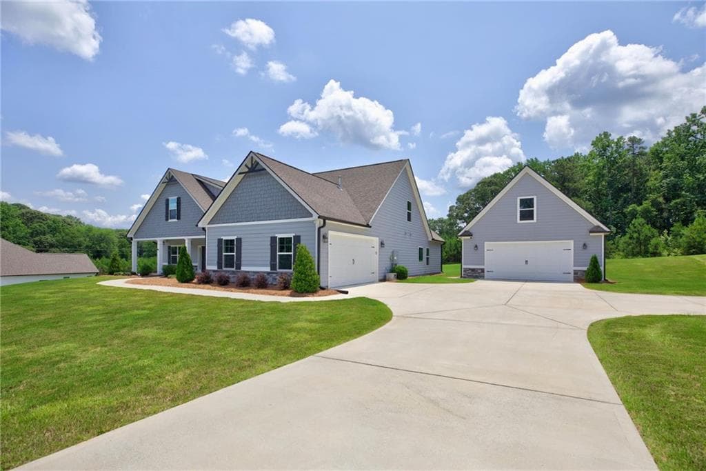 5 bedroom, 3 bathroom, 3,179 sq ft single family residence for sale at 48 Starr Place, Newnan, GA 30263 — photo 4