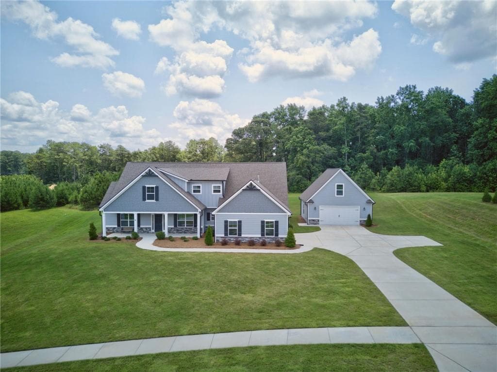 5 bedroom, 3 bathroom, 3,179 sq ft single family residence for sale at 48 Starr Place, Newnan, GA 30263 — photo 5